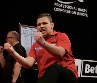 Nico crowned World Master!